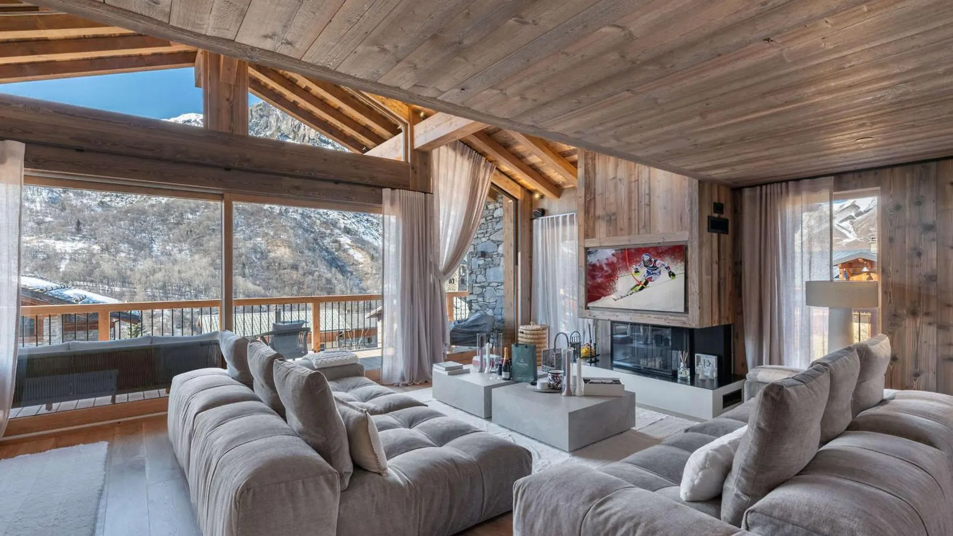Chalet Neuf Avec Piscine Chauffee, Espace Detente, Sauna, Bain Nordique Et Salle De Cinema - Fr-1-570-57 Saint-Marcel  0*, Saint-Marcel (Savoie)