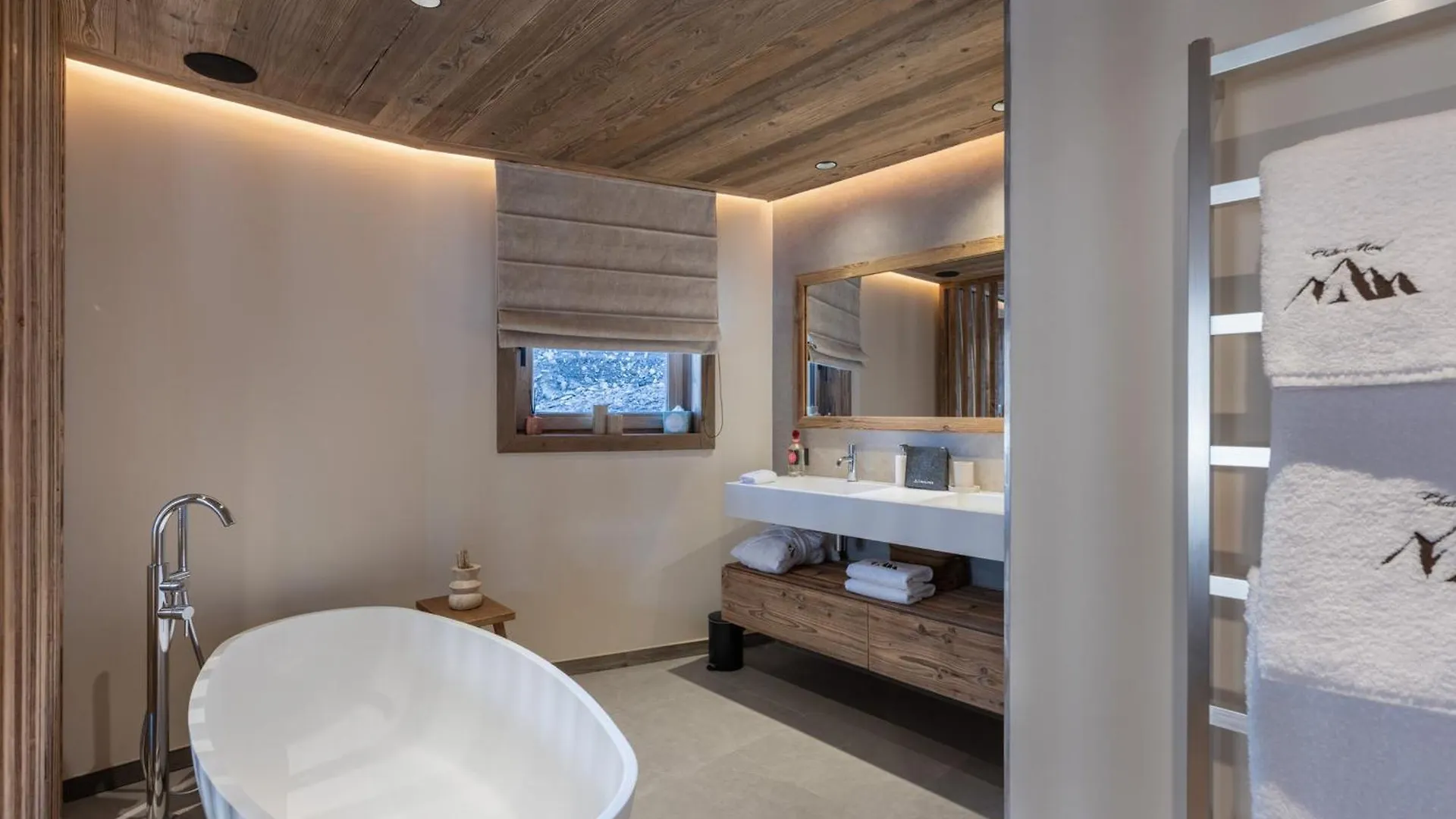 Chalet Neuf Avec Piscine Chauffee, Espace Detente, Sauna, Bain Nordique Et Salle De Cinema - Fr-1-570-57 Saint-Marcel  Fransa