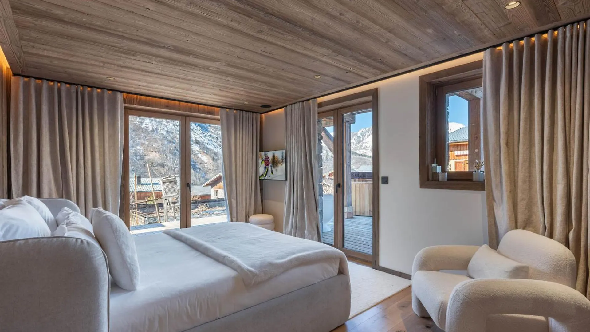 Chalet Neuf Avec Piscine Chauffee, Espace Detente, Sauna, Bain Nordique Et Salle De Cinema - Fr-1-570-57 Saint-Marcel  0*, Saint-Marcel (Savoie) Fransa
