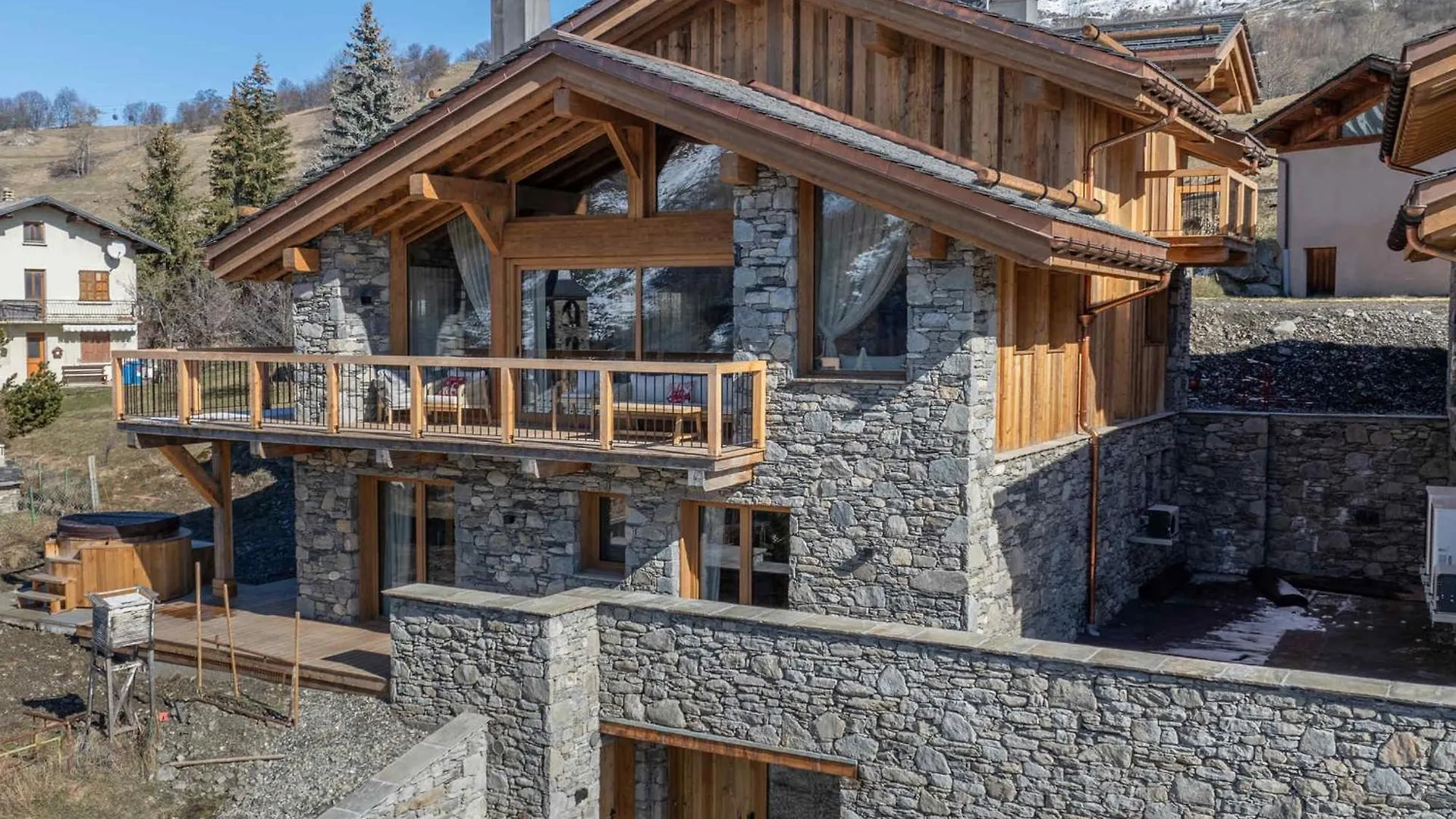 Chalet Neuf Avec Piscine Chauffee, Espace Detente, Sauna, Bain Nordique Et Salle De Cinema - Fr-1-570-57 Saint-Marcel   Saint-Marcel (Savoie)